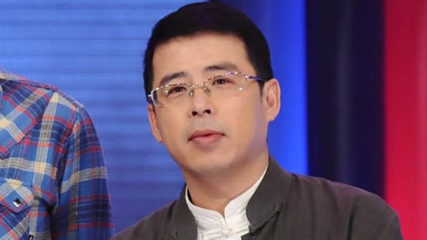 阿丘在央视担任新闻评论和社会类节目的主持人近20年。