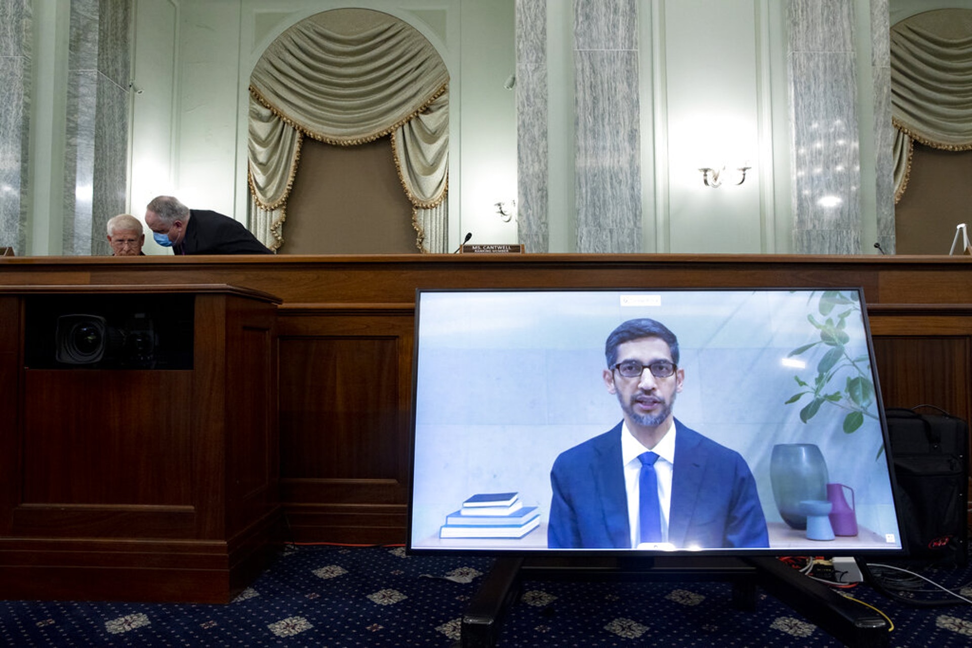 圖為2020年10月28日,Google行政總裁皮柴出席參議院聽證會。(AP) 圖為2020年10月28日,Google行政總裁皮柴出席參議院聽證會。(AP)
