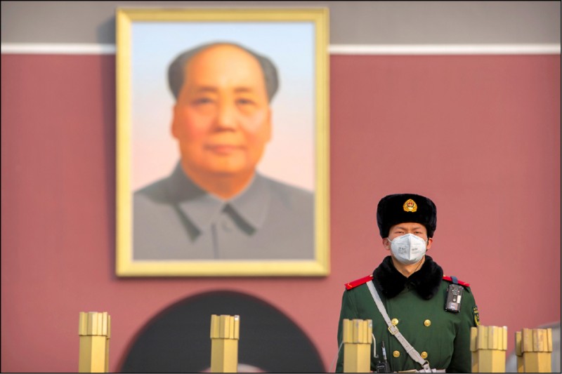 二月中國武漢冠狀病毒大爆發時,北京仍明目張膽出動可掛載核武的轟六K戰略轟炸機,接連舉行三次軍事演習對台施壓。(美聯社)