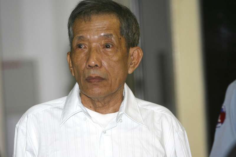 前赤柬(紅色高棉)最大集中營監獄負責人康克由離世。(AP)