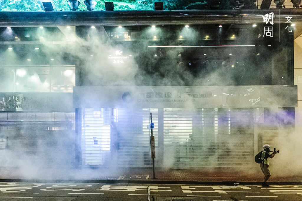 李醫師表示，催淚彈帶來的後遺問題，不能忽略的是心理上的巨大恐懼。