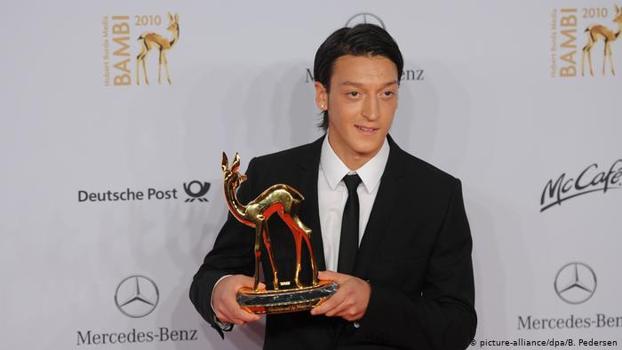 Bambi 2010 Mesut Özil (picture-alliance/dpa/B. Pedersen)