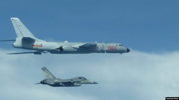 中共軍機連日闖入台灣空域，我軍機「伴飛」監控。   圖 : 國防部 / 提供