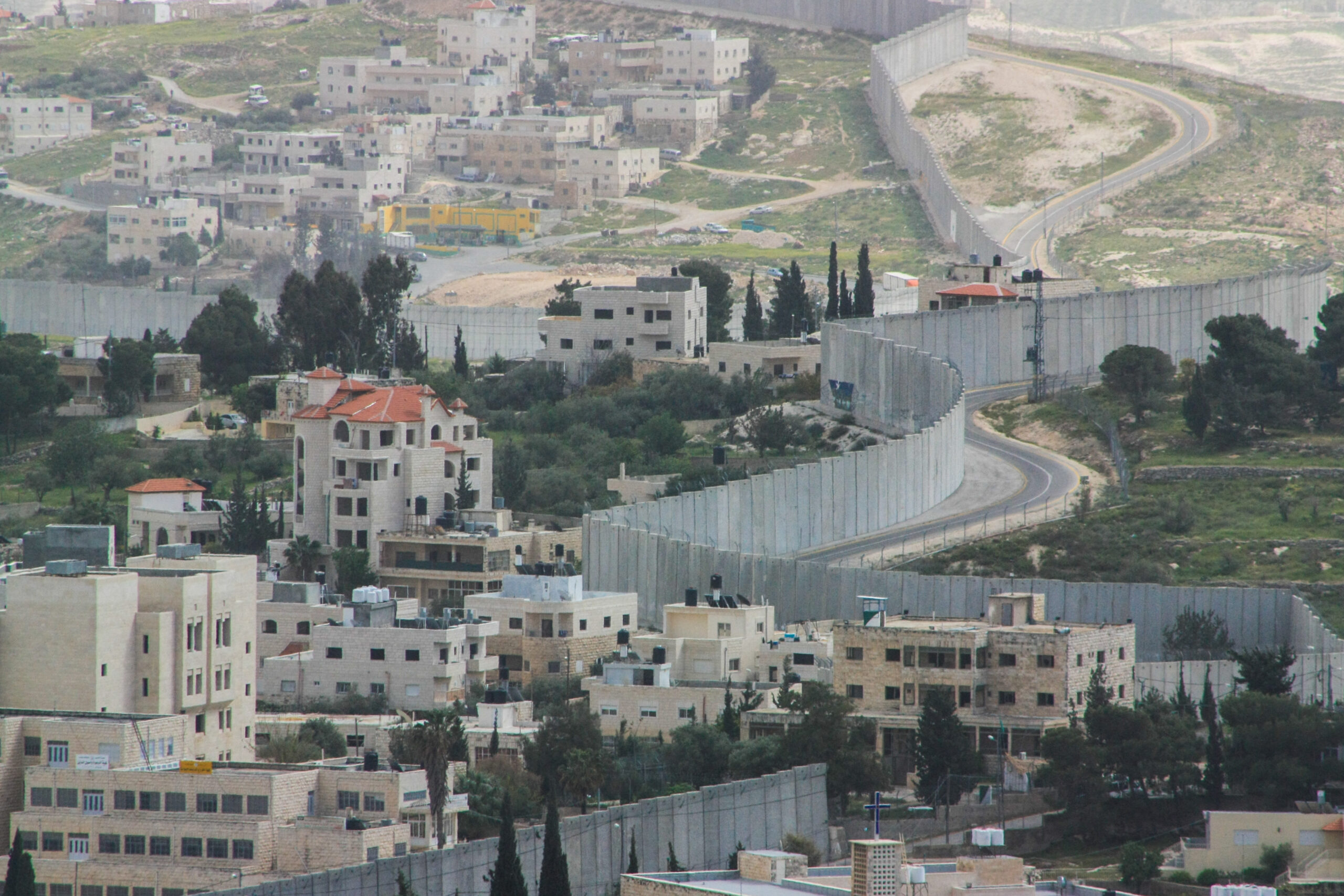 Separation Wall between the occupied palestinian territory’s and
