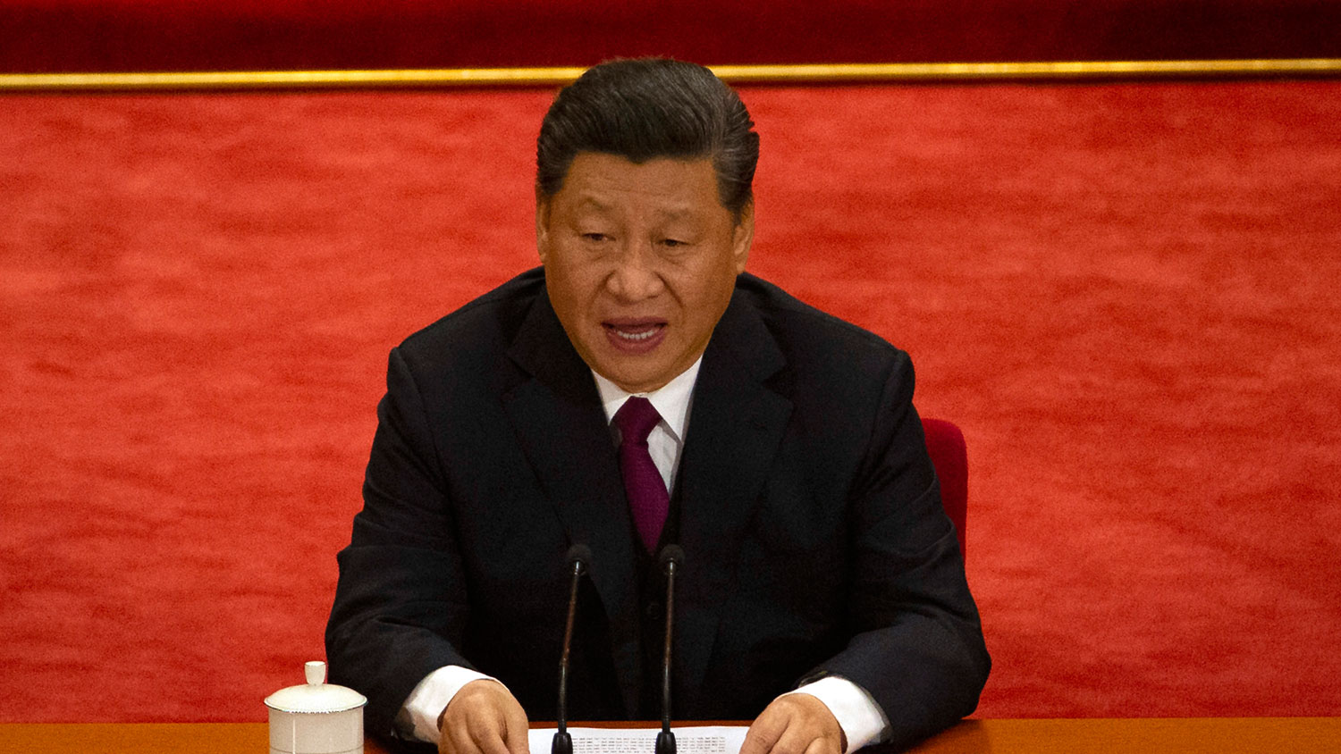 在武汉解封、中国准备全国全面复工复产之际,中共中央政治局常委周三(8日)召开会议。总书记习近平强调,必须为较长时间应对外部环境变化做好准备。(美联社资料图片) 在武汉解封、中国准备全国全面复工复产之际,中共中央政治局常委周三(8日)召开会议。总书记习近平强调,必须为较长时间应对外部环境变化做好准备。(美联社资料图片)
