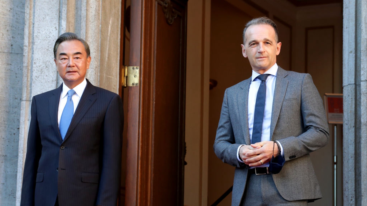 王毅扬言报复捷克 遭德国外长当面警告