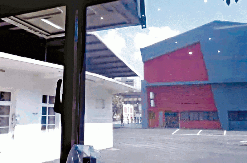 作為行政委員,唐鳳沒有拒人千里的氣場,辦公室外是一個任人進入的公園。