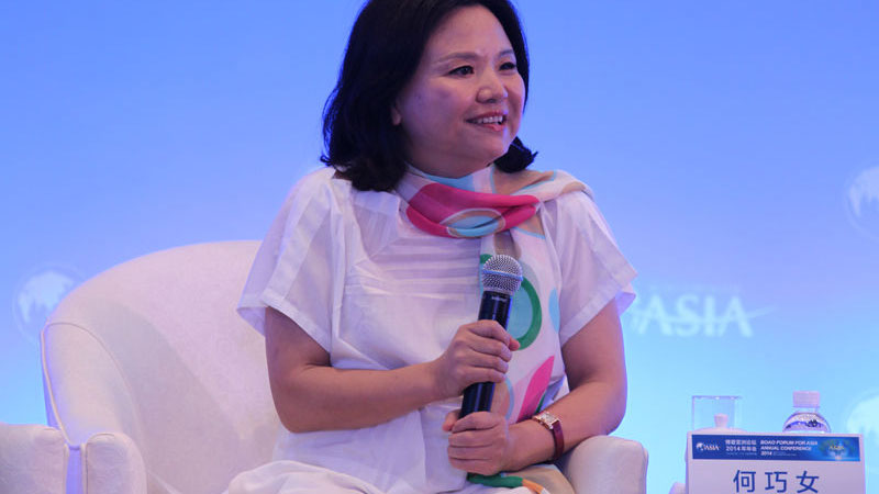 东方园林老板何巧女,去年身家高达220亿元人民币,但一年多后,她的财富暴跌170亿元,公司负债近300亿元,她还沦为欠债老赖。(图源:百度百科/资料图)