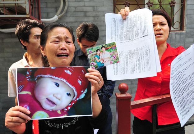 一名河南女士称她的孙女在2008年三聚氰胺丑闻中死亡。（资料图片）