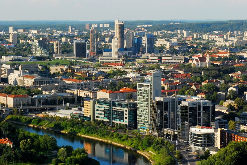 1990年立陶宛最早脱离苏联独立。 图为陶宛首都首都维尔纽斯金融区，撷自维基百科，公有领域