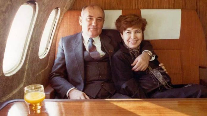 戈尔巴乔夫夫妇情深，是莫斯科大学的高材生，赖莎是第一夫人也是丈夫的顾问。1999年病逝。